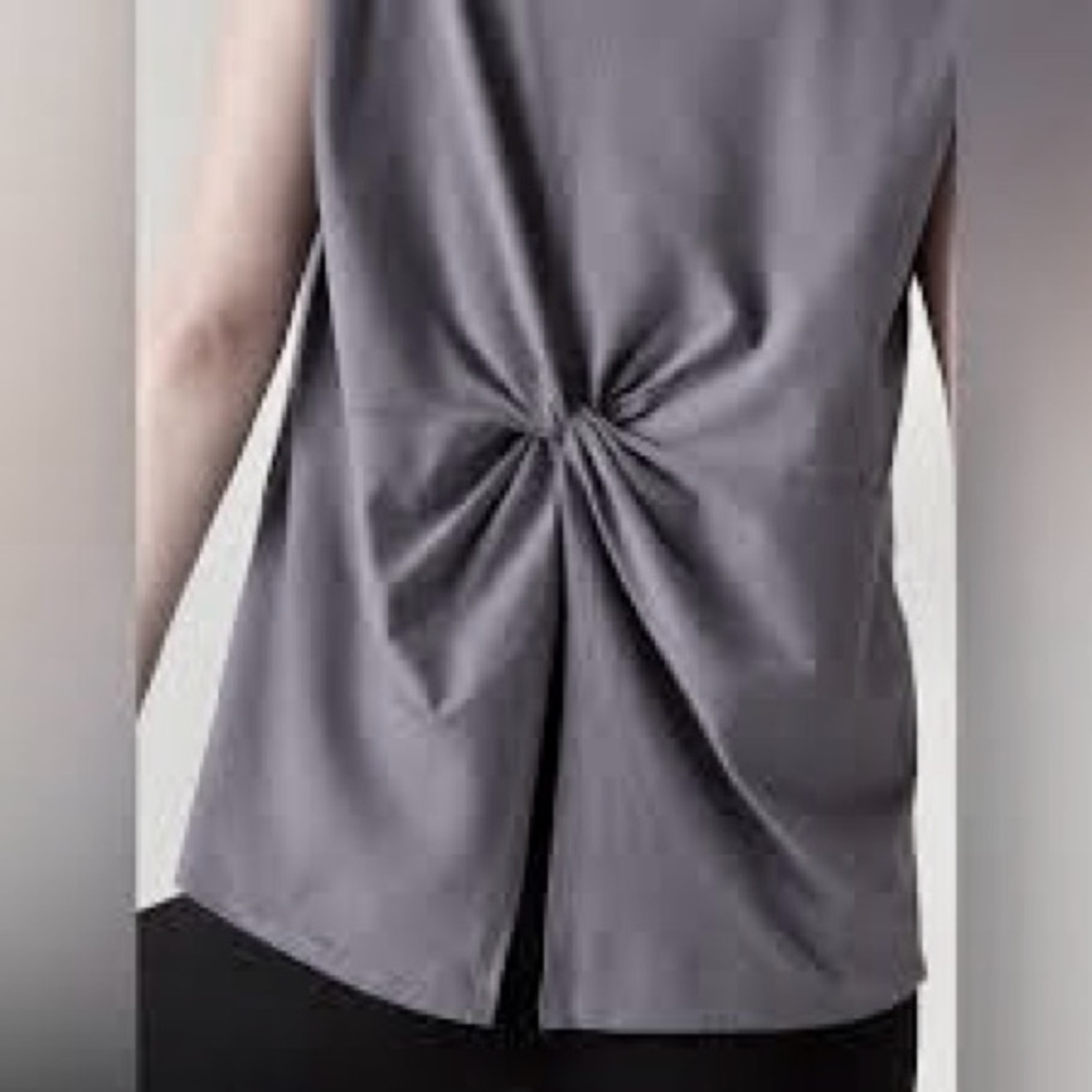 Athleta Black V-Neck Outbound Twist Tee